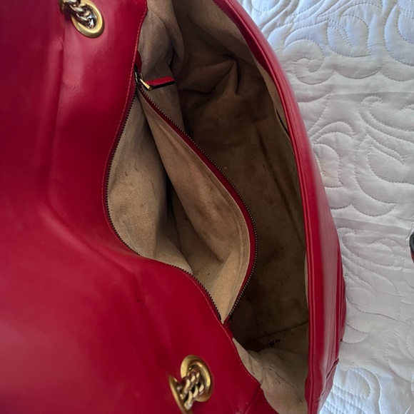 Gucci GG Marmont Medium Shoulder Bag - Picture 6 of 8